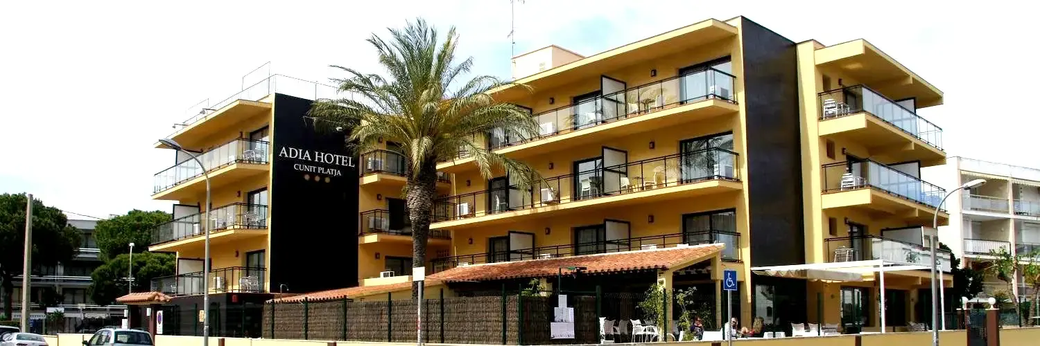 El hotel desde la avenida de Tarragona